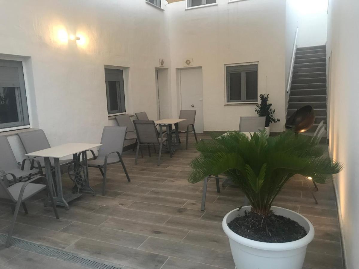 Hostal Cal Xot El Poble Nou del Delta Exterior foto