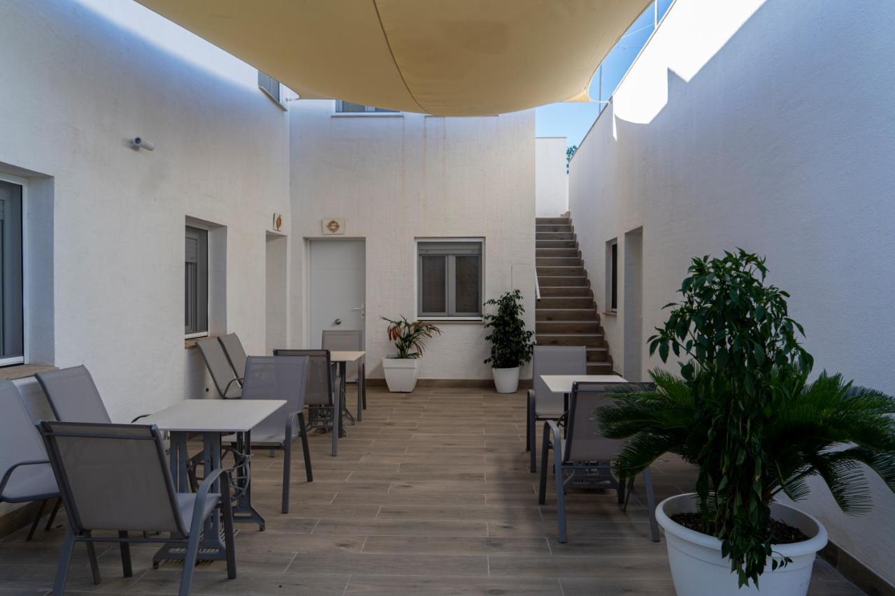 Hostal Cal Xot El Poble Nou del Delta Exterior foto