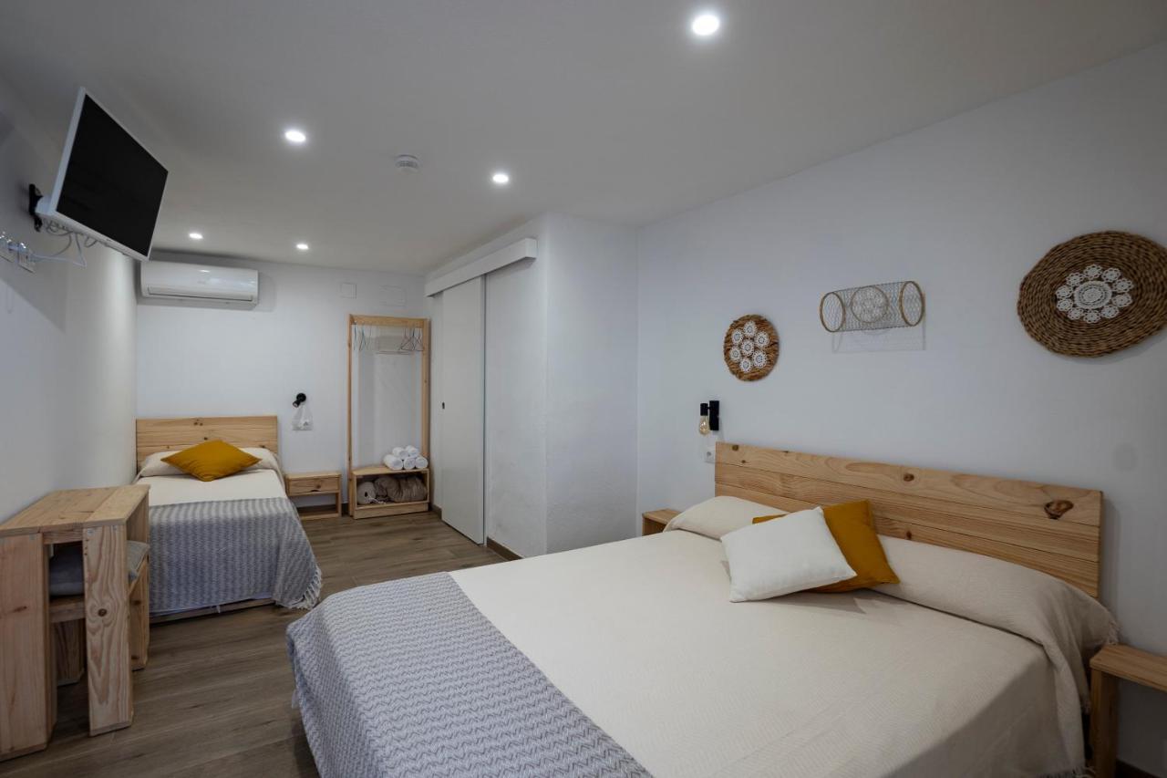 Hostal Cal Xot El Poble Nou del Delta Exterior foto